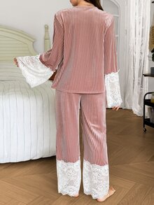 Moonlight&Mama 對比色蕾絲拼接秋冬天鵝絨長袖孕婦睡衣套裝 - 粉色 - 查看 2