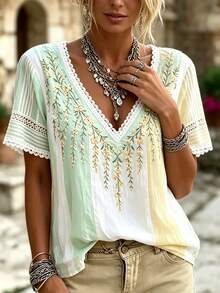 Selamara Women's Fashion Lace Patchwork Positioned Floral Print Short Sleeve V-Neck Top - Green - View 3