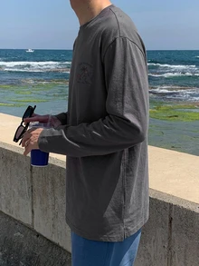 DAZY 春秋海灘衝浪印花深灰色針織面料韓版男士T恤 - 深灰色 - 查看 3