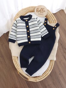 SHEIN Vintaside Kids 男嬰時尚毛衣套裝！圓領長袖條紋開襟衫，搭配精緻外套與內搭細肩帶連身褲，為寶寶打造全新休閒吊帶褲風格。柔軟親膚，讓寶寶享受溫暖童年，兩件式設計，穿著更方便 - 藏蓝色 - 查看 5