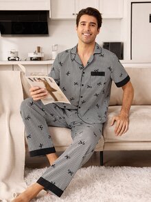 CoupledUp Men's Casual Home Loungewear Set, Black Striped Bow Print Contrast Trim Open Front Lapel Short Sleeve Top And Long Pants - Black and White - View 2
