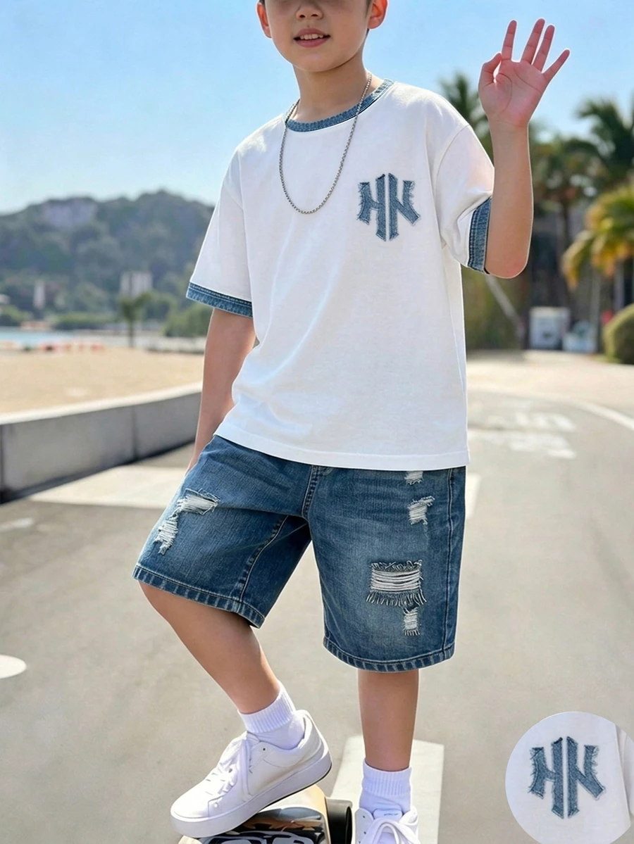 SHEIN 青少年男孩字母貼布短袖T恤與仿牛仔印花短褲休閒套裝 - 彩色 - 查看 1