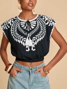 Travachic Women's Floral Print Cropped Top Vacation Black And White Summer Boho,Casual Sportswear - Black and White - View 3