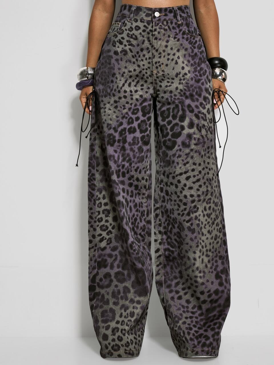 Jeans de pierna ancha con ojales y lavado de contraste en denim morado, solo para verano, otoño, invierno, festivales, vacaciones, salidas, Pantha