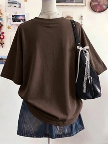 Lalippa 深棕色像素舌頭貓咪印花圓領落肩寬鬆版型短袖大尺碼T恤 - 彩色 - 查看 2