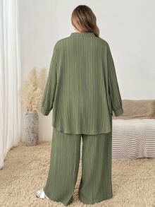 SHEIN CURVE+ 大尺碼立領長袖半拉鍊寬鬆休閒傳統圓弧下擺 2 件套秋季正式居家服 橄欖綠 - 綠色 - 查看 2