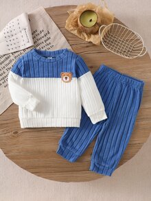 SHEIN Playful Pals 柔軟刷毛布料熊刺繡圖案對比色男嬰休閒套裝 - 藍色 - 查看 12