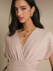 Poéselle Atasan Wanita Warna Polos Model V-Neck Lengan Pendek Model Batwing yang Mengencangkan Pinggang - Aprikot - View 5
