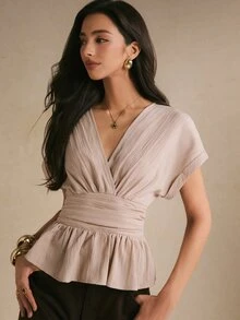 Poéselle Atasan Wanita Warna Polos Model V-Neck Lengan Pendek Model Batwing yang Mengencangkan Pinggang - Aprikot - View 6