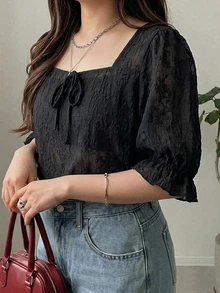Dazy Plus 蝴蝶結裝飾蕾絲泡泡短袖優雅百搭春夏杏色T恤 - 黑色 - 查看 1