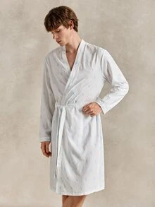 EverLounge Jubah Santai Pria Motif Cetak Seluruh Permukaan dengan Sabuk untuk Musim Gugur - Blue and White - View 4