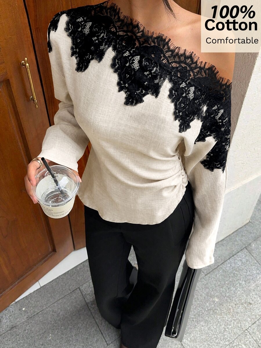 Siren Gaze 女款蕾絲拼接不對稱肩休閒法式優雅日常上衣,黑色花卉,適合早午餐、茶會、秋季 - 杏色 - 查看 1