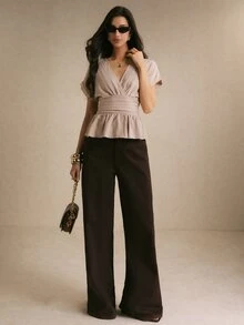 Poéselle Atasan Wanita Warna Polos Model V-Neck Lengan Pendek Model Batwing yang Mengencangkan Pinggang - Aprikot - View 7