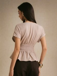 Poéselle Atasan Wanita Warna Polos Model V-Neck Lengan Pendek Model Batwing yang Mengencangkan Pinggang - Aprikot - View 3