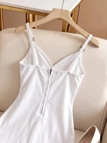 Breezaya 女款夏季休閒純色裹身細肩帶牛仔洋裝 - 白色 - 查看 10