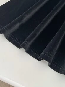 SHEIN 1pc Young Girl Velvet Fabric Black Contrast White Bow Embroidery Fashion Elegant Korean Style Sweet Vintage Long Sleeve Collared Dress, Suitable For Spring And Autumn Daily Wear, Shopping, Parties, Travel And Vacation Occasions - Black - View 7