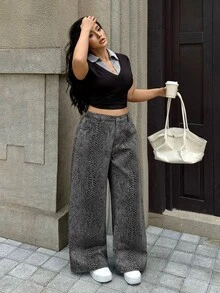 Flexra Celana Jeans Denim Motif Ular Longgar dengan Kantong Kancing Serbaguna untuk Ukuran Plus - Grey - View 7