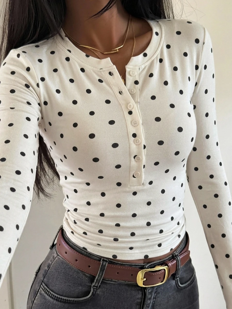 DAZY 女款圓領波點修身內搭極簡性感休閒套頭T恤 - 米色 - 查看 1