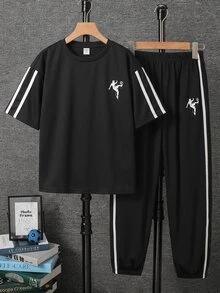 SHEIN Little Byeori 兒童青少年男孩春夏兩件套 黑色圓領短袖T恤與黑色長褲，舒適百搭休閒日常時尚運動簡約基礎款，適合室內、戶外、日常、運動、玩耍、派對、拍照、度假、假日 - 黑色 - 查看 4