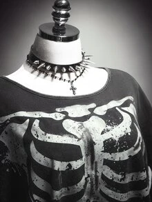 SHEIN ICON Plus Size Y2K Vintage Distressed Skull Print Fringe Cape Top Halloween - Black - View 5