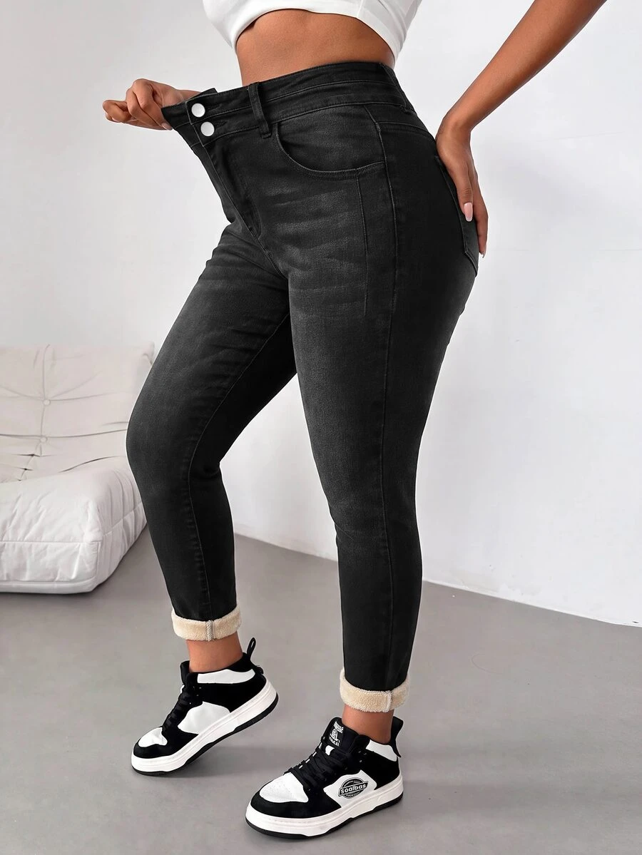 SHEIN ICON 大尺碼女款高腰彈性緊身牛仔褲,雙鈕扣深色水洗錐形牛仔褲,捲邊褲腳,修身日常穿搭黑色灰色牛仔褲 - 黑色 - 查看 1