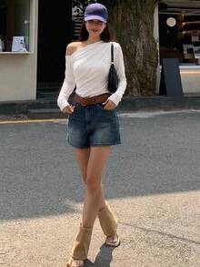 DAZY 純色不對稱領口修身短袖白色夏季女款T恤 - 白色 - 查看 6
