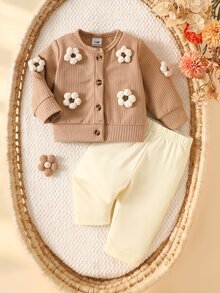 SHEIN 新生兒休閒秋冬時尚針織3D花朵夾克與極簡純色長褲套裝 - 卡其色 - 查看 3