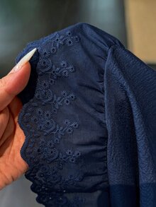 Bijouette 夏季大尺碼海軍藍森系性感仙女風休閒蕾絲飾邊細肩帶背心 寬鬆娃娃廓形層次蛋糕拼接 度假派對約會之夜 - 藏蓝色 - 查看 10