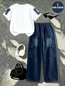 SHEIN 2件組青少年男孩休閒酷風英文標語印花圓領短袖T恤與寬腿工裝褲套裝，適合假期派對、春夏舒適易穿、夏季必備時尚休閒穿搭、春夏街頭風、返校派對、適合戶外活動 - 彩色 - 查看 2