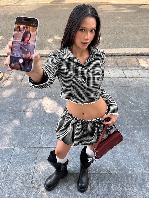 K-Vae Conjunto de 2 piezas para mujer con camisa de manga larga a cuadros blanco y negro y minifalda con ribete de encaje