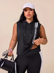 SHEIN Rhythm Era طقم نسائي مقاس كبير مطبوع عليه حروف مع توب بدون أكمام بقلنسوة ورباط وسروال ضيق - متعدد الألوان - مشاهدة 5