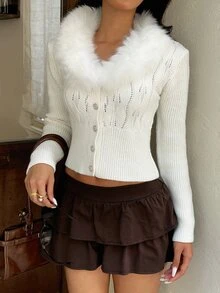 Autumina Cardigan Rajut Wanita dengan Kerah Berbulu, Kancing, Potongan Pas Badan, Pola Asimetris, Lengan Panjang, Hiasan, Sangat Serbaguna, dan Menawan untuk Musim Gugur/Musim Dingin. - Putih - View 4