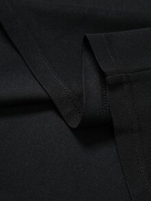 Manfinity Roghcode 男士大尺碼字母騎士印花短袖休閒 Polo 衫，哥德風 - 黑色 - 查看 3