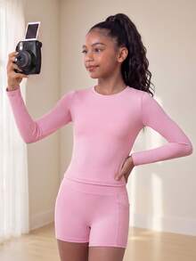 SHEIN Tween Girls Solid Color Sports Outfit, Sports Top + Sports Shorts Set, Comfortable And Fitted Fabric, Suitable For Outdoor Casual Activities - Pink - View 4