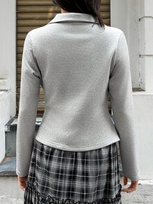 K-Vae Cardigan Rajut Kancing Tunggal Warna Abu-abu Muda dengan Kerah Polo, Potongan Ramping, Panjang Pendek, Lengan Panjang, Atasan Serbaguna untuk Komuter di Musim Semi/Gugur yang Memberikan Efek Melangsingkan. - Grey - View 2