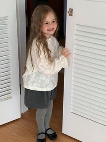 DAZY Pullover Longgar Warna Krem dengan Pola Tekstur Lengan Panjang, Kemeja Rajut Jacquard Musim Gugur untuk Anak Perempuan Muda - Krem - View 2