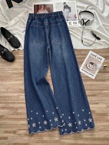 GlowEve CURVE Plus Size Women's Floral Embroidered Pocket Wide Leg Casual 1960s 1920 Vintage Denim Jeans Formal Blue And White Fall Graduation Going Out - Dark Wash - View 2