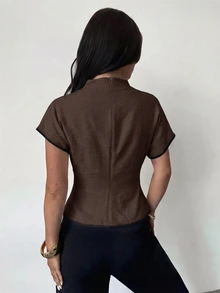 Firerie 夏季抓皺領不對稱袖側腰抓皺顯瘦通勤杏色竹麻布女款襯衫，四季皆宜 - 棕色 - 查看 2