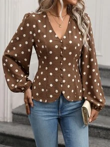EMERY ROSE Blusa Feminina com Decote em V, Bainha Decorada com Botões, Fenda, Cauda de Peixe, Manga Longa, Manga Lanterna, Romântica, Poá Grande, Marrom Café, Poá, Elegante Francesa, Sofisticada, Casual para Trabalho, Férias, Formal, Escritório, Chá da Tarde, Roupa Elegante, Estilo de Rua, Fotografia de Rua, Nova Chegada Outono/Inverno, Blusa de Outono - Café - Visão 3