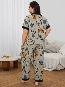Serenescape Artistic Floral Print Loungewear, Contrast Color Lapel Loose Fit Plus Size Casual Pajama Set 2pcs - Green - View 2