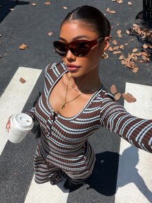 Muchica 2件組女款藍色與棕色條紋休閒街頭風套裝：半開襟秋季T恤與長褲－時尚都市度假風，城市度假日常穿搭 - 彩色 - 查看 4