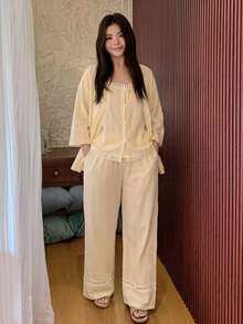 Dazy Plus 3件組度假風居家服套裝，3D波點紋理布料，大尺碼女款春夏白色睡衣套裝 - 杏色 - 查看 3