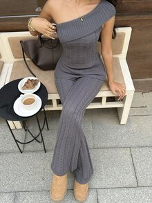 Autumina Setelan 2 Potong Sweater Model Longgar Bergaris Gaya Eropa & Amerika dengan Kerah Bahu Terbuka dan Potongan Slim Fit yang Menawan - Grey - View 5