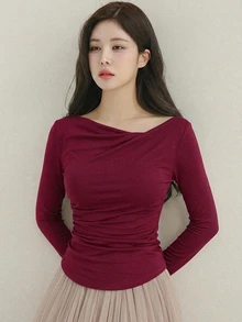 DAZY 女款純色抓皺修身百搭休閒短袖T恤 - 紅色 - 查看 4