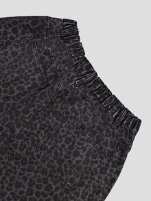 GlowEve CURVE Celana Jeans Denim Motif Leopard Kasual Wanita Ukuran Besar dengan Kantong Kancing - Hitam - View 6
