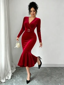 Selianne Vintage Burgundy Velvet Deep V-Neck Long Sleeve Cinched Waist Rhinestone Square Buckle Fitted Bodycon Mermaid Midi Dress For Women - Burgundy - View 2