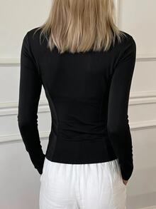 DAZY 女款領口長袖修身休閒防曬薄款底層外套 - 黑色 - 查看 5