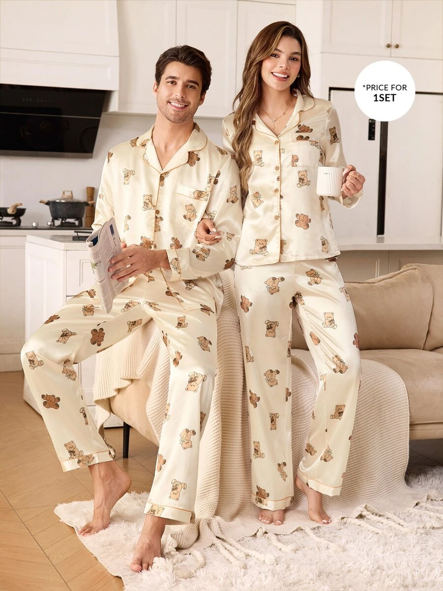 CoupledUp Set Piyama Pria Model Kerah Depan Terbuka Bahan Sutra Imitasi Motif Beruang Kartun - Aprikot - View 1