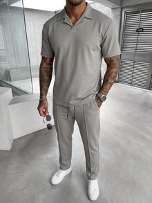 Manfinity Homme 男士純色翻領V領短袖 Polo 衫與長褲套裝 - 灰色 - 查看 5