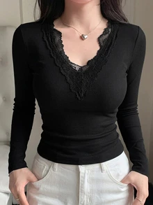 DAZY 女款 V 領蕾絲拼接性感修身簡約都市休閒內搭 T 恤 秋季 - 黑色 - 查看 2